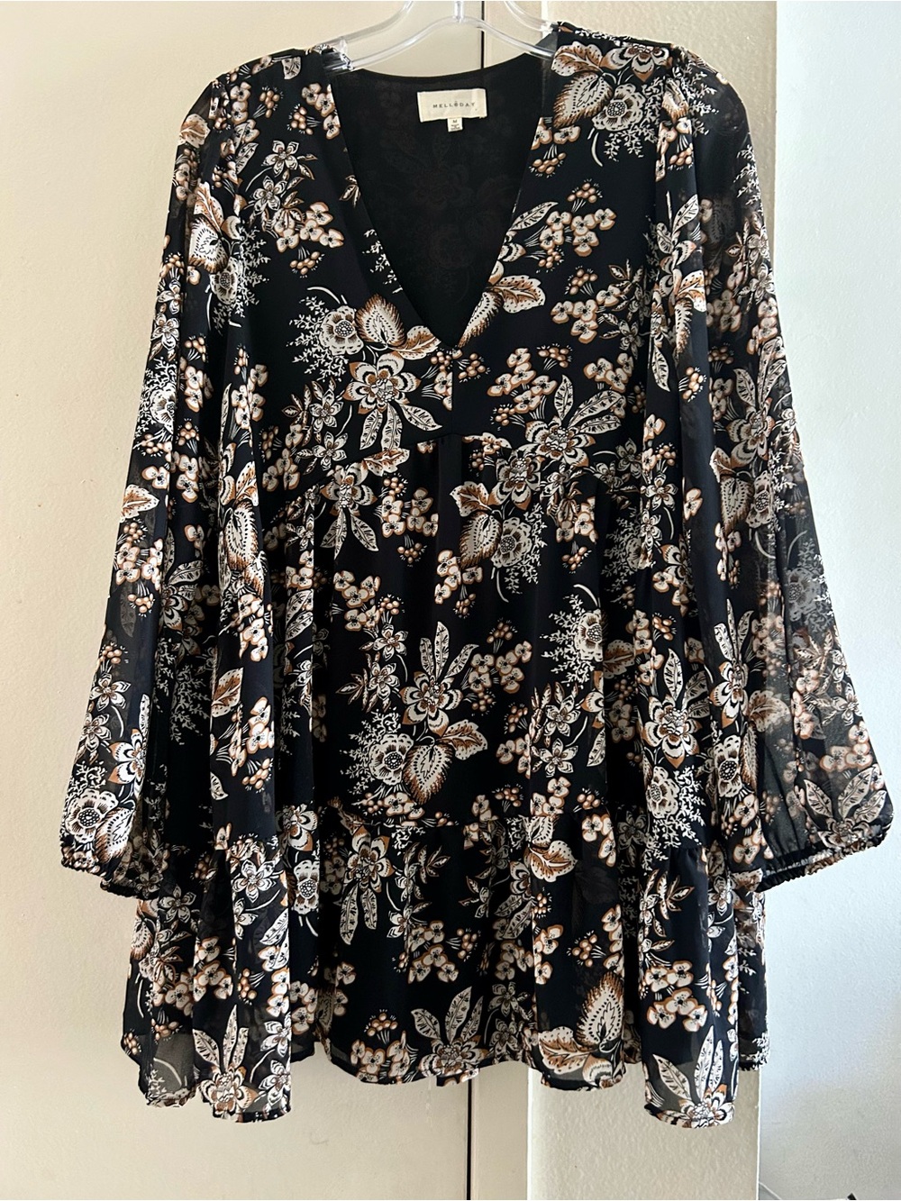 MELLODAY Black Floral V-Neck Long Sleeve Tiered Dress